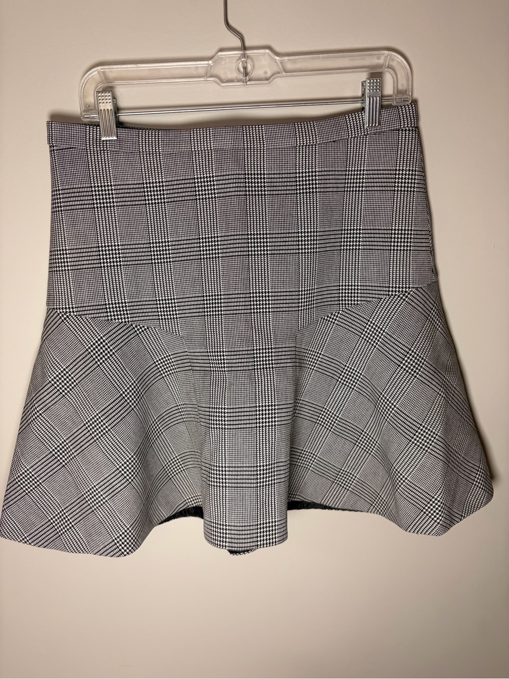 J.Crew Plaid Flounce Mini Skirt Black White Women’s Size 8 Preppy